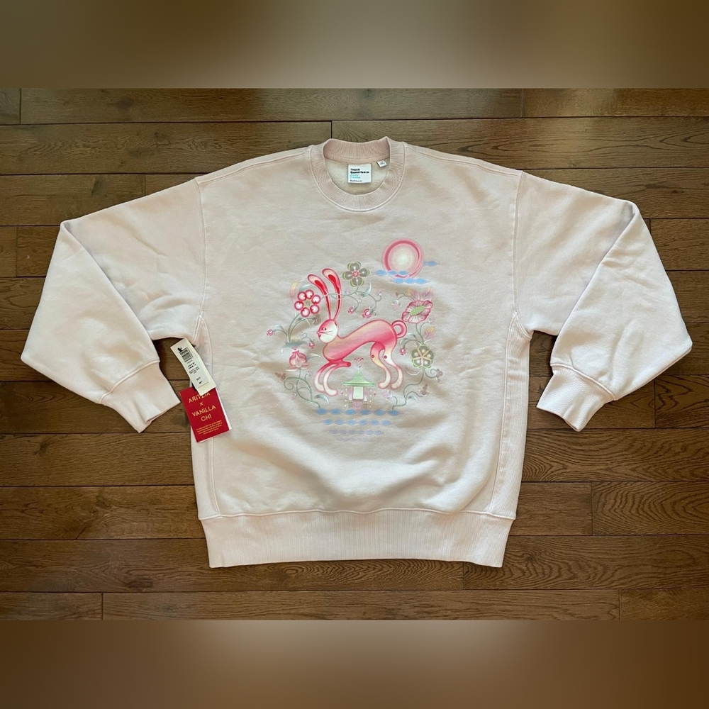 SOLD 🧧 Aritzia | Limited Edition Lunar New Year Pink Rabbit Crewneck 🧧